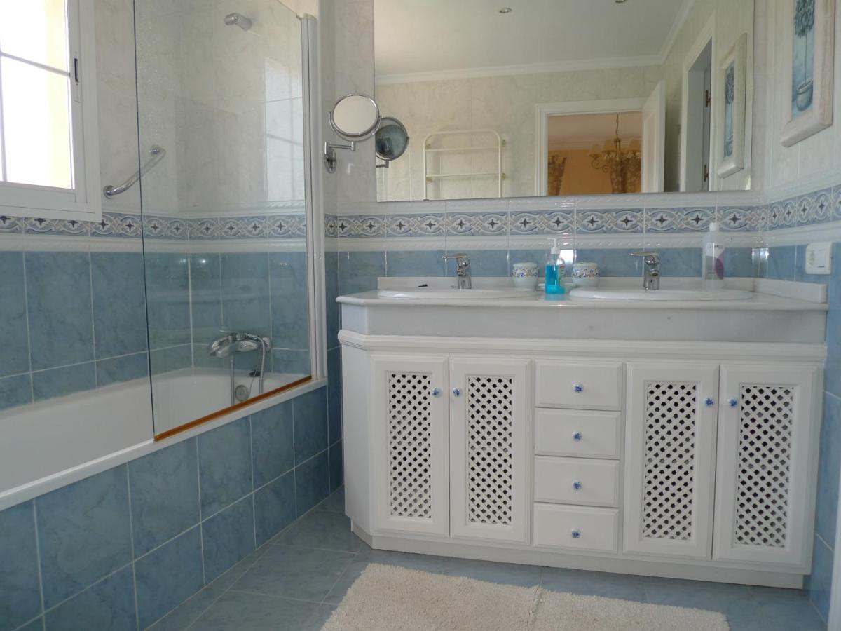 Torrox Costa Beachfront Apartment المظهر الخارجي الصورة